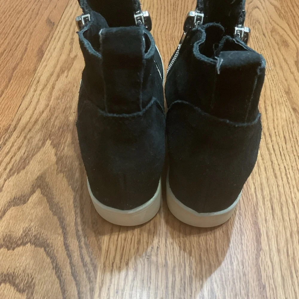Steve Madden step out